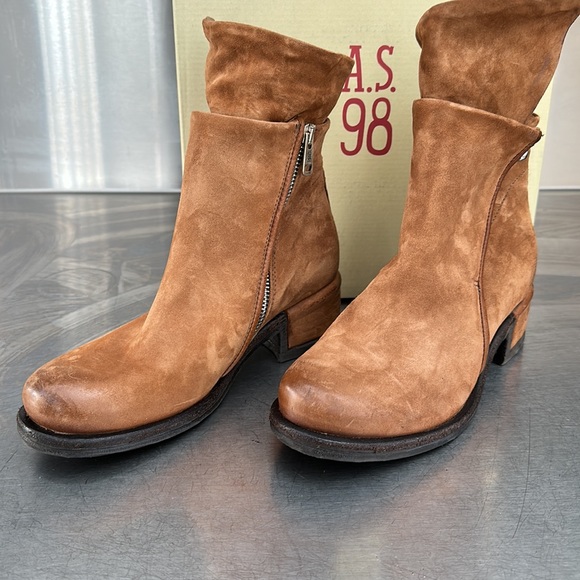 AS98 “Ibsen” in brushed cognac leather. New in box! - Picture 3 of 9